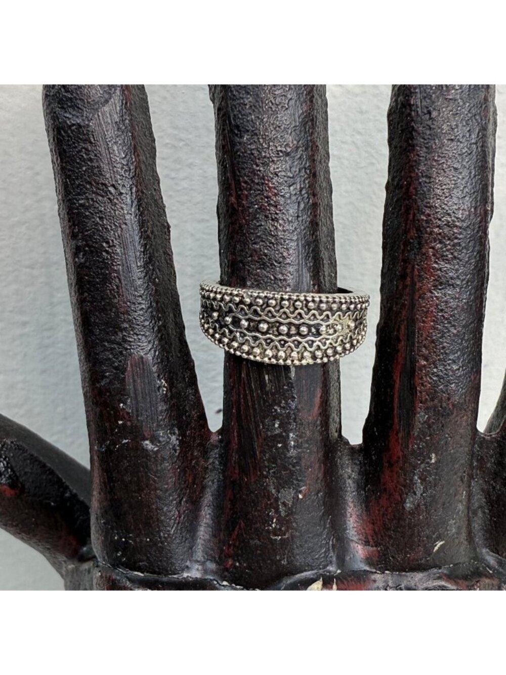 Silver Tone Simple Textured Band Ring Size 5